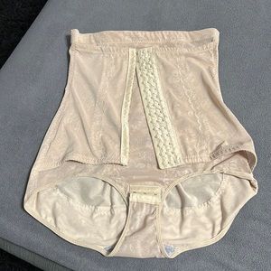 Stunning Sweet Cheery Shapewear